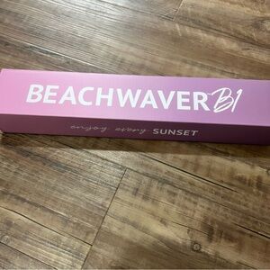 EUC Used once. Beachwaver B1